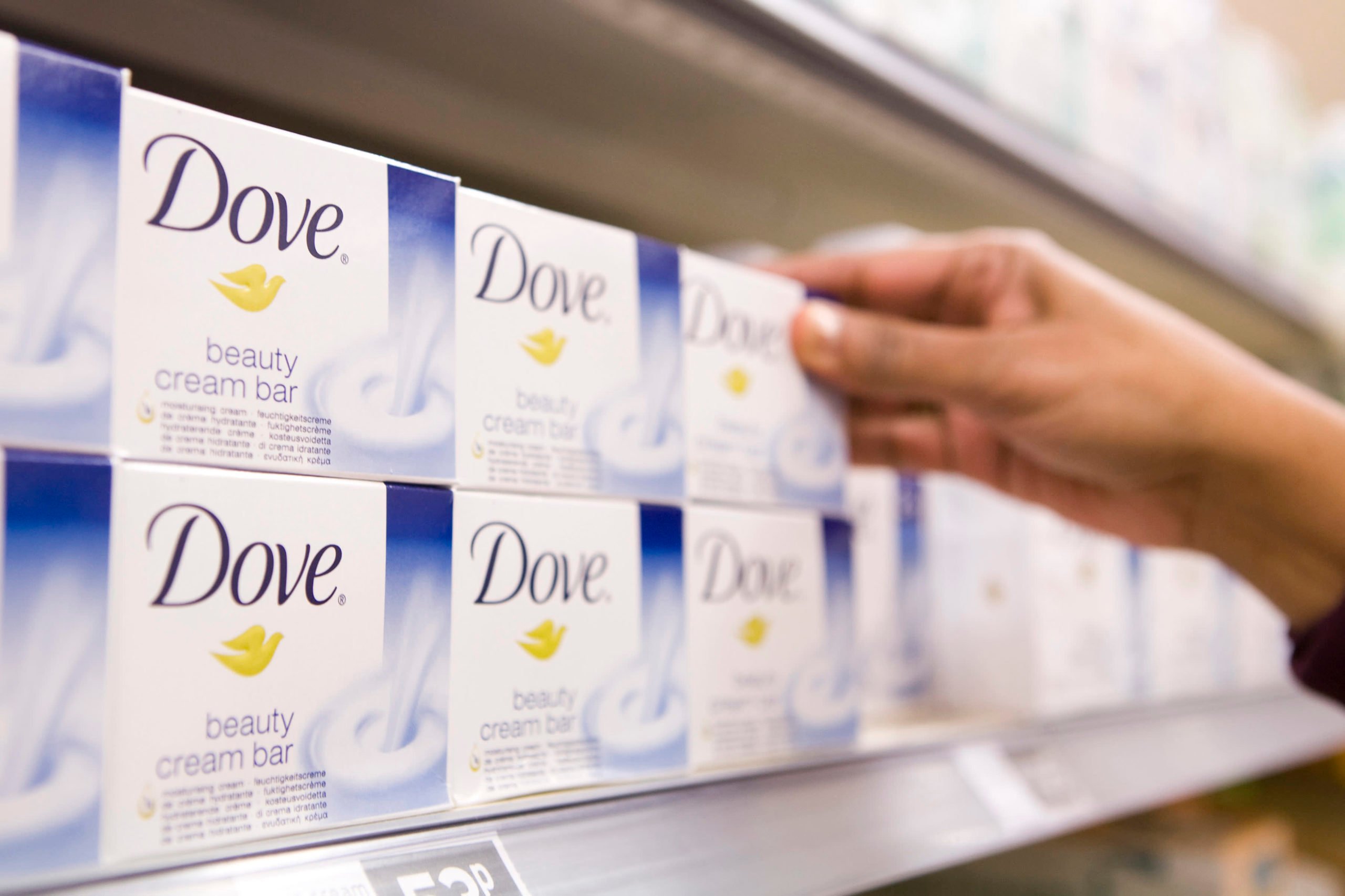Unilever warns of high inflation, rules out big M&A