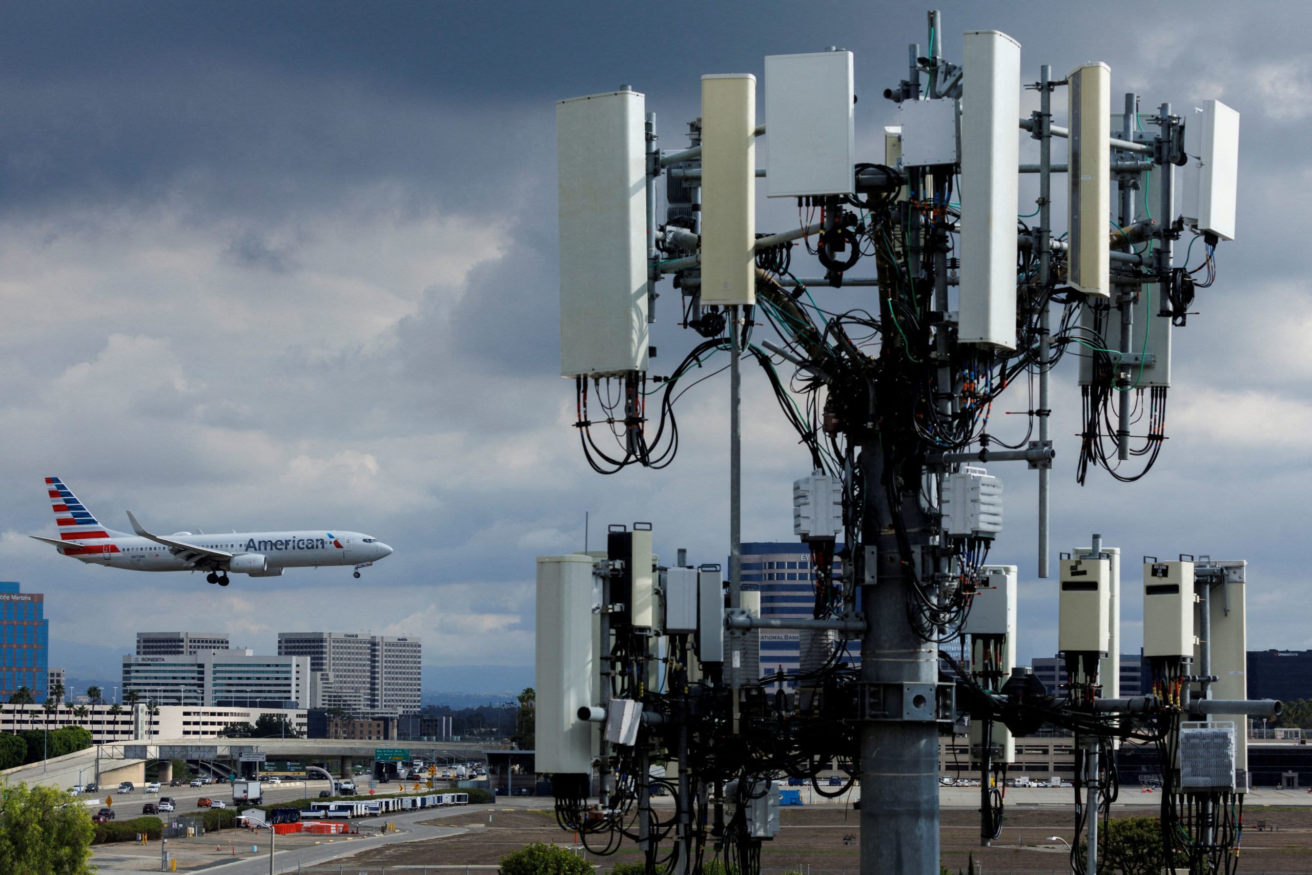 FAA warns 5G-related landing restrictions could divert flights as snow hits airports