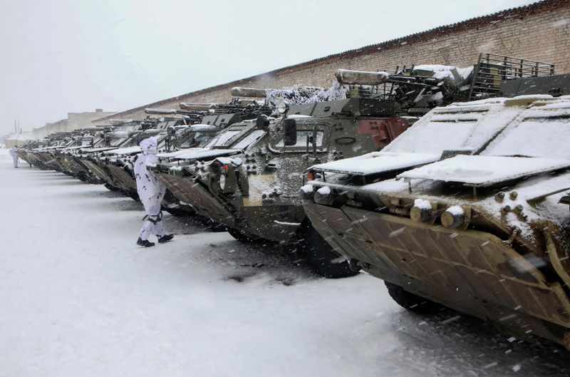 U.S. and UK ready to punish Putin associates if Russia invades Ukraine