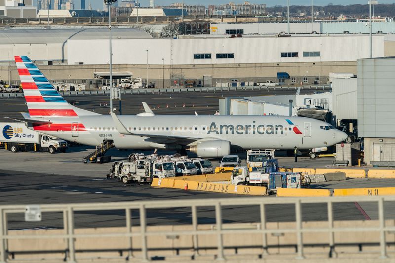 American Airlines: 96% of employees vaccinated, seeking accomodation