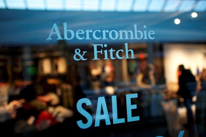 Abercrombie & Fitch sees fourth-quarter sales up 4%-6%