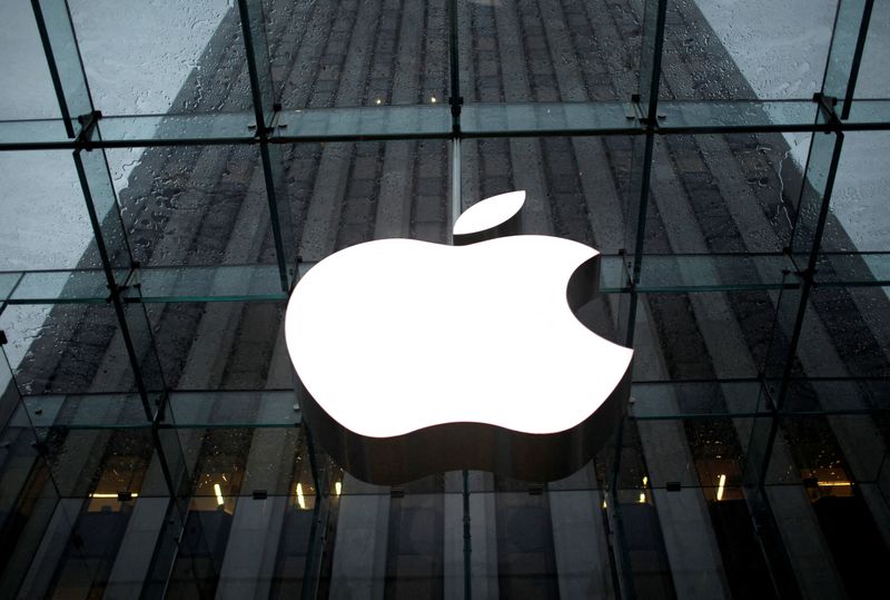 Apple pulls Wordle knockoffs from App Store