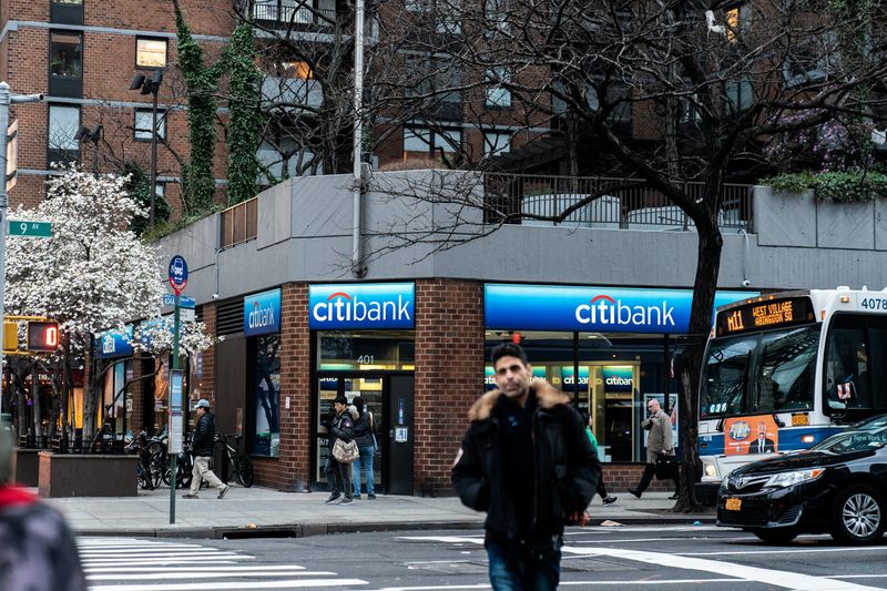 Big U.S. banks expected to post uptick in core Q4 revenues on economic rebound
