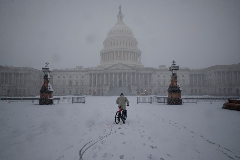 COVID-19 infections soar in U.S. Congress amid Omicron surge