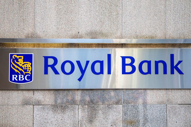 Canada's Royal Bank tells staff to keep working remotely