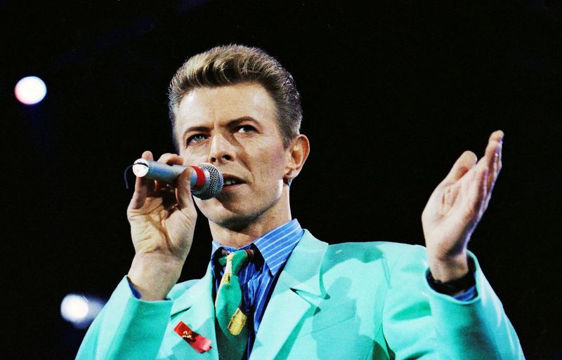 Catalog of late rocker David Bowie sold to Warner Music