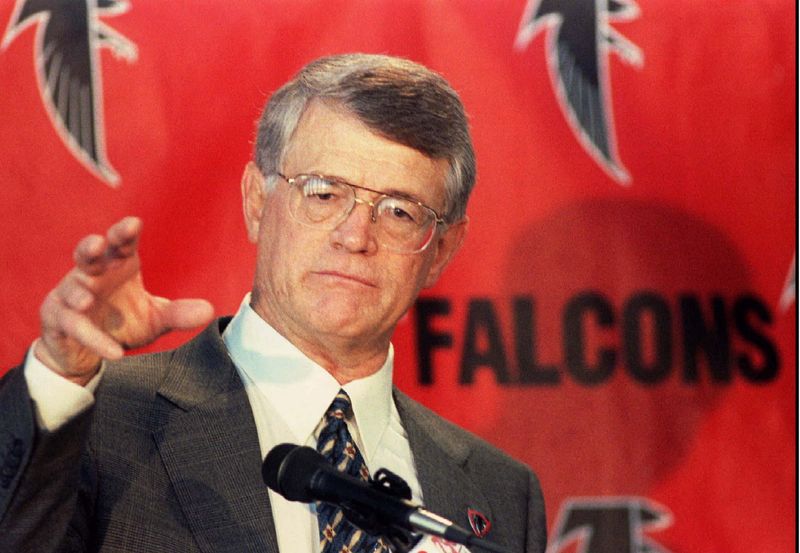 Dan Reeves, former NFL head coach and player, dead at 77