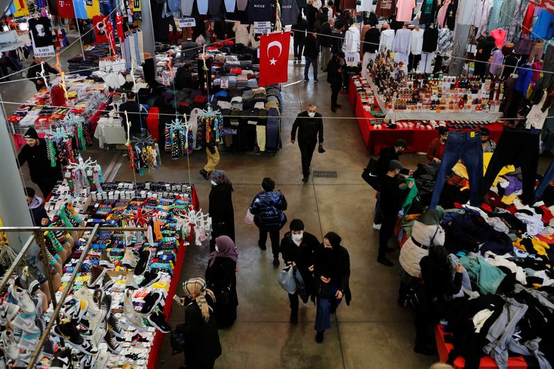 Erdogan's scheme to halt crisis attracts little FX conversion- sources