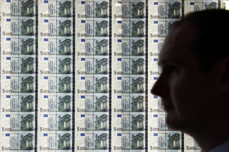 Euro zone corporate lending growth continues to accelerate