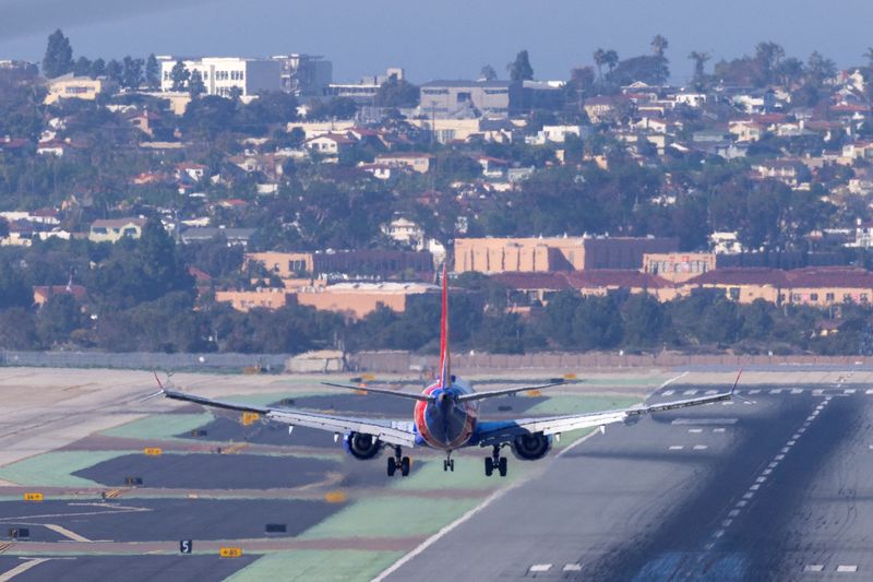 Exclusive-Major U.S. airline CEOs urge action to avoid 'catastrophic' 5G flight disruptions