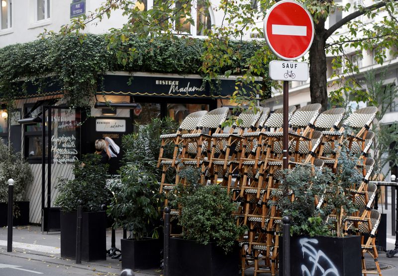 French consumer confidence dips in January over inflation worries