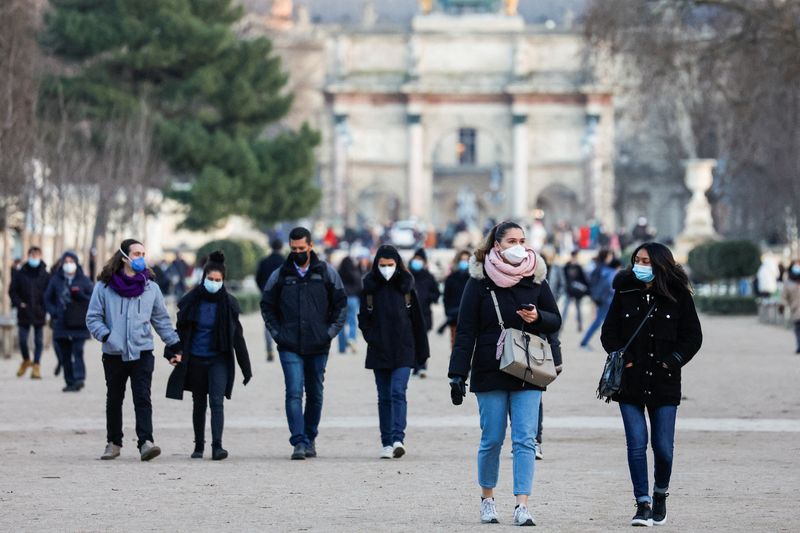 French parliament approves Macron's vaccine pass