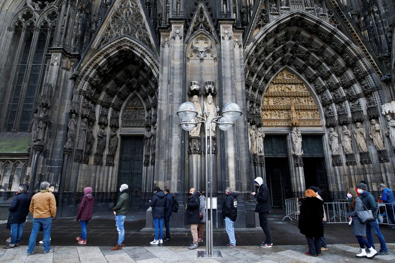 Frustrated German towns urge leaders to plan for fourth COVID dose