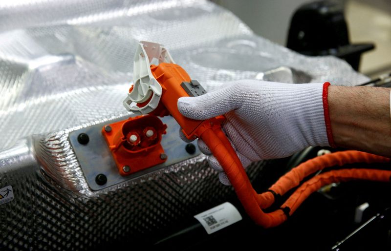 German industrial orders bounce back on strong foreign demand