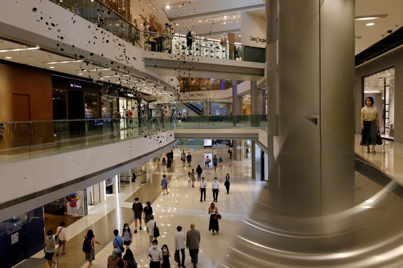 HK retail sales rise for 10th month in Nov on improving economy