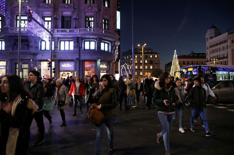 Housing, food costs push Spanish end-2021 inflation to 6.5%, highest since 1992