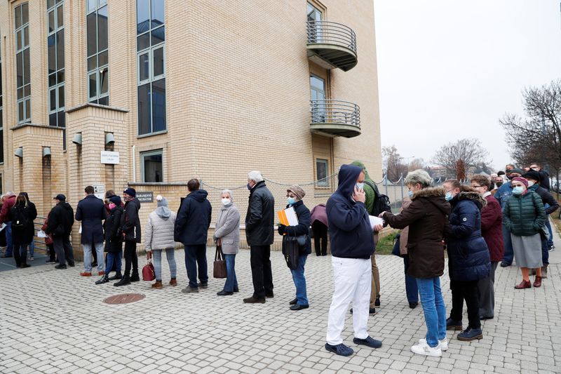 Hungary govt expects COVID-19 cases to surge, shortens quarantine period