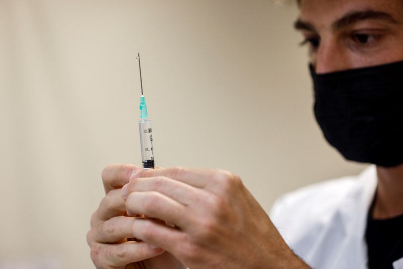 Israeli study finds fourth COVID-19 vaccine dose boosts antibodies five-fold, PM says