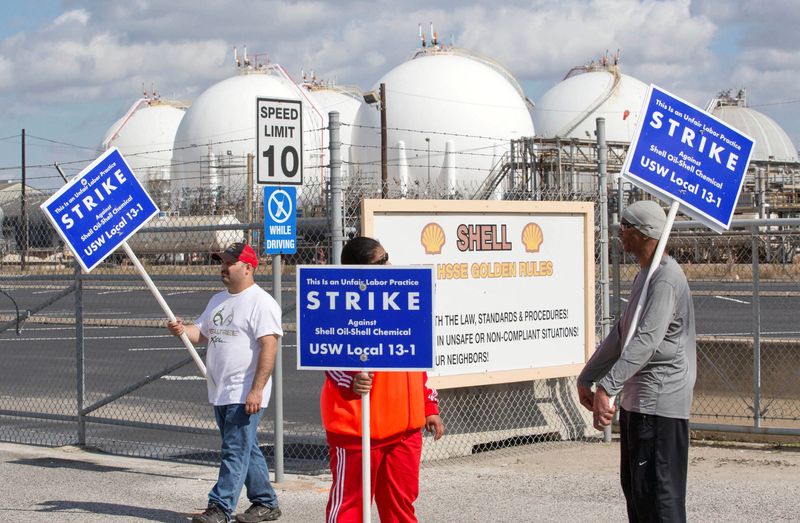 Labor talks begin Thursday on national U.S. refinery workers contract
