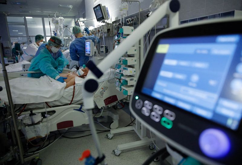 Long COVID brain fog found similar to 'chemo brain'; clip-on device shows promise in virus detection