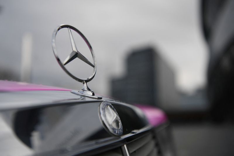 Mercedes-Benz unveils 1,000 km-per-charge VISION EQXX prototype