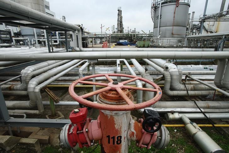 Oil Up, but COVID-19-fuelled Fuel Demand Worries Cap Gains
