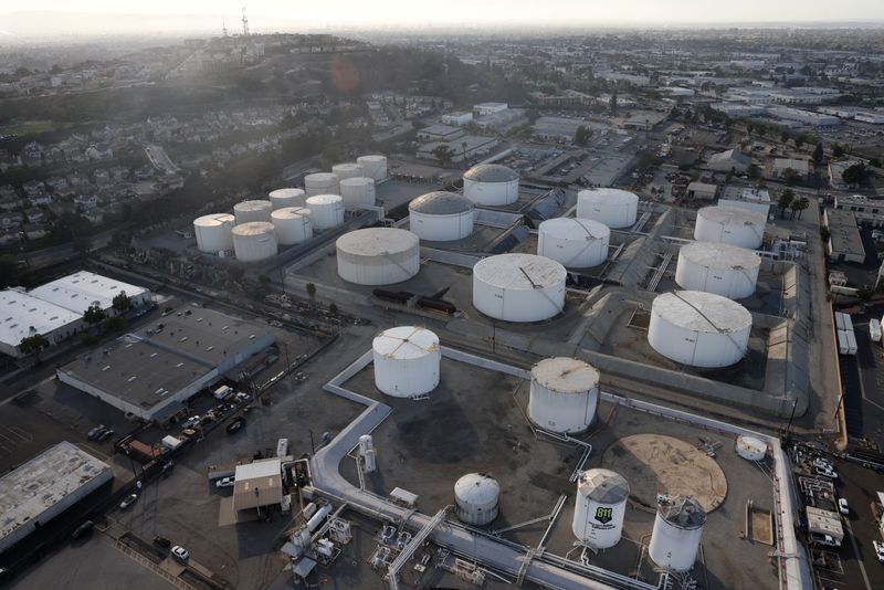 Oil drops for 2nd session on concerns over rising COVID-19 cases
