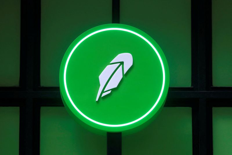 Robinhood seeks to toss fraud lawsuit over meme stock trading restrictions