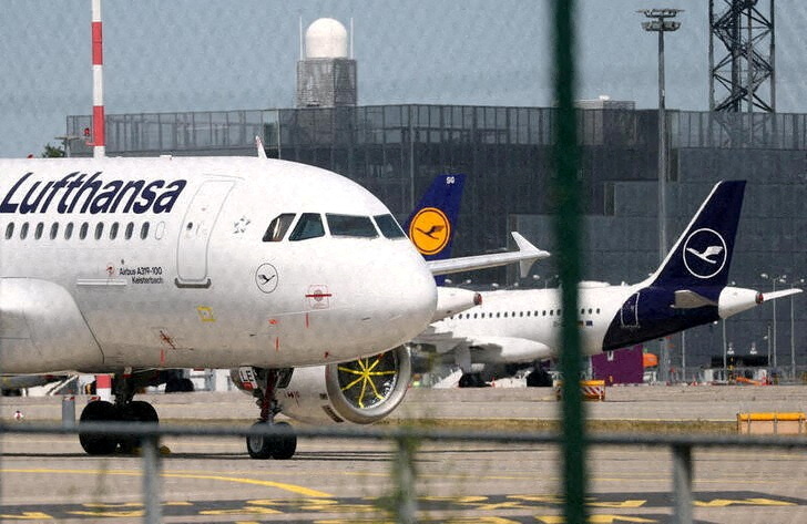 Ryanair and Lufthansa clash over EU's airport slot rules
