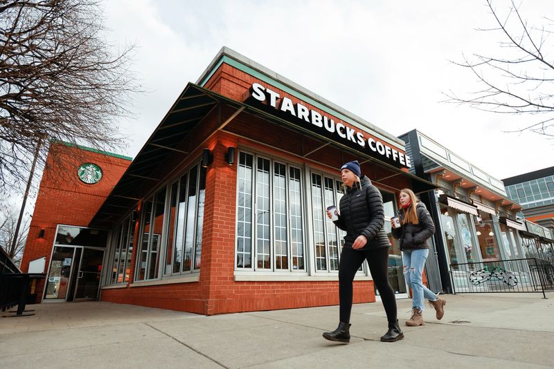 Starbucks U.S. workers must get COVID-19 vaccine or tests