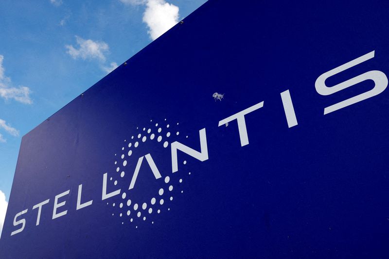 Stellantis commitments in Italy unaffected by early loan repayment - union