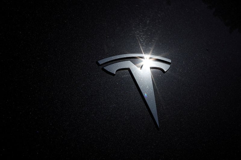 Tesla sees supply chain issues throughout 2022 after record earnings
