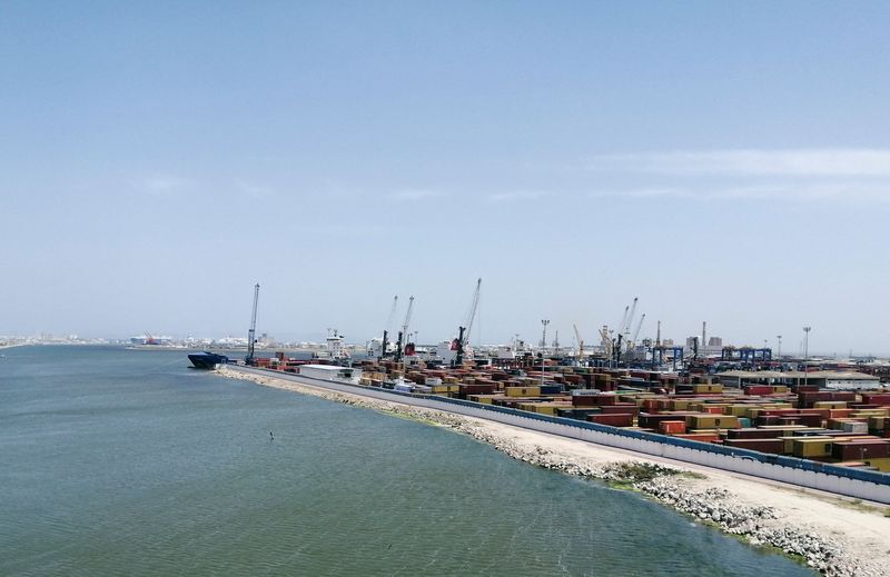 Tunisia's balance of trade deficit widens to 16.2 billion dinars in 2021