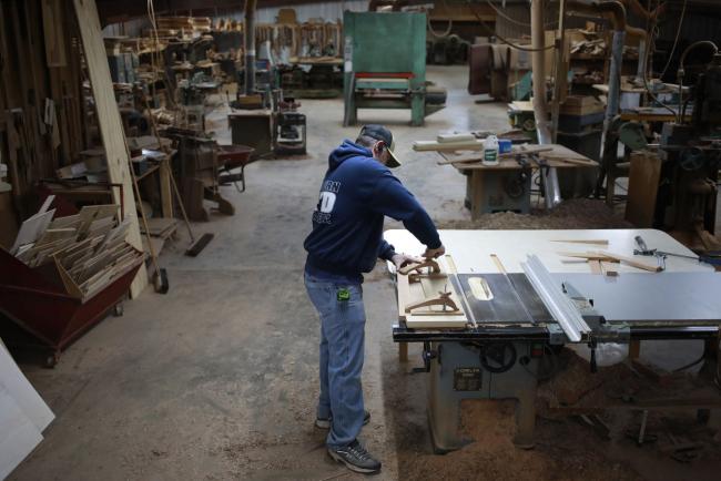 U.S. Jobless Claims Surge to Three-Month High on Omicron Impact