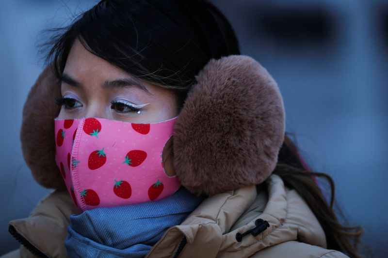 U.S. Northeast braces for blizzard bringing up to 2 feet of snow