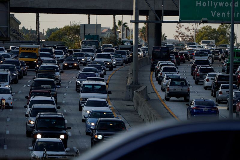 U.S. new vehicle prices hit record high in December - Kelley Blue Book