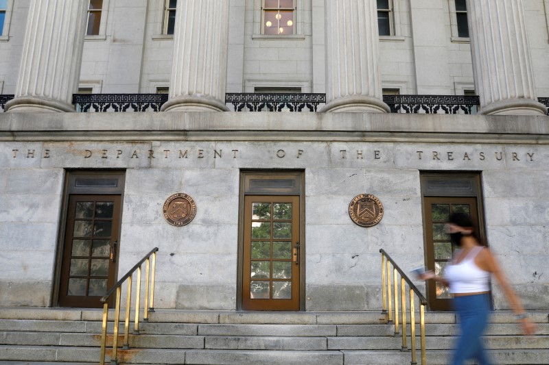 U.S. posts smallest budget deficit in two years as employment rebounds
