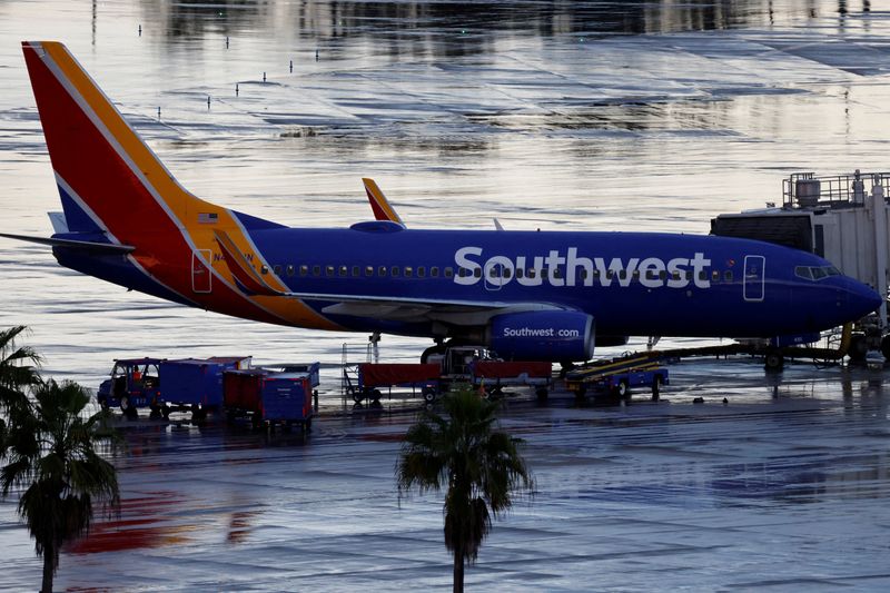 Woman sues Southwest, says airline ejected her for removing mask to drink water