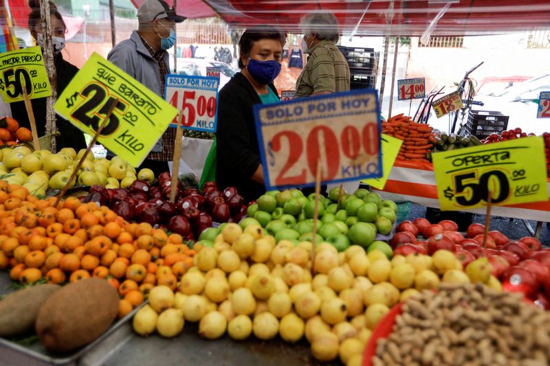 World food prices hit 10-year peak in 2021