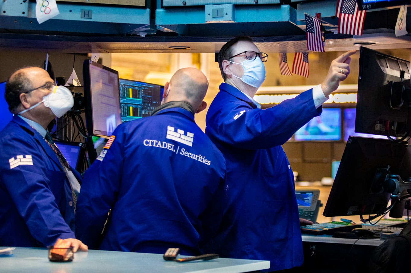 Stock futures are flat after S&P 500 posts best week of the year