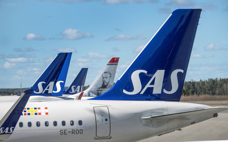 Airline SAS widens losses in November-January quarter