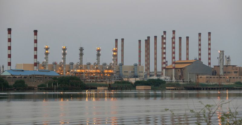As nuclear talks resume, Iran's oil exports increase