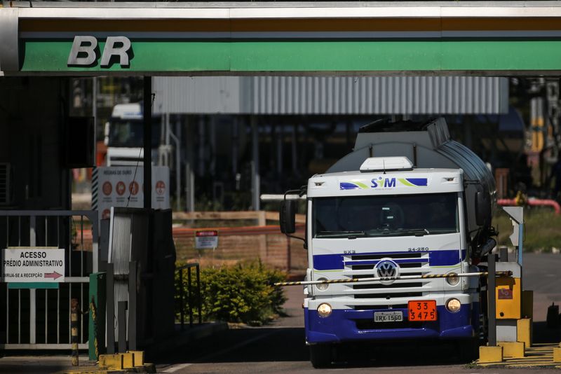 Brazil's Petrobras hits quarterly profit estimates
