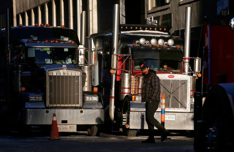 Canadian government wants to quickly clear COVID protest blockades in Ottawa