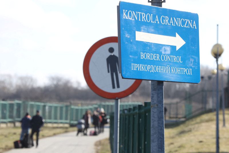 Central European countries prepare to receive Ukrainian refugees