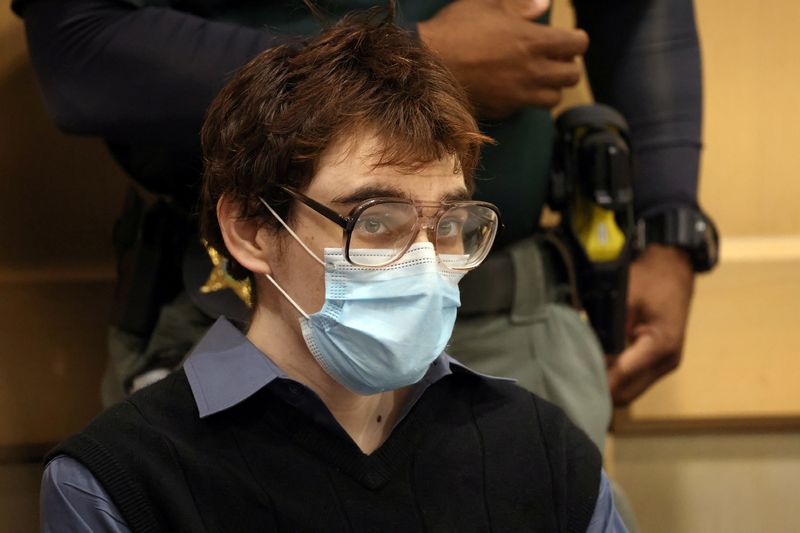 Death penalty trial for Florida school gunman Cruz delayed until April