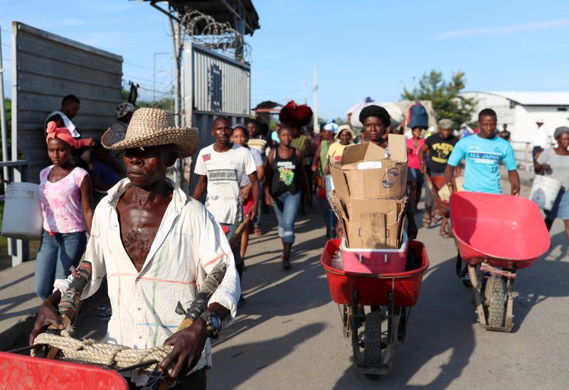 Dominican Republic begins building border wall with Haiti