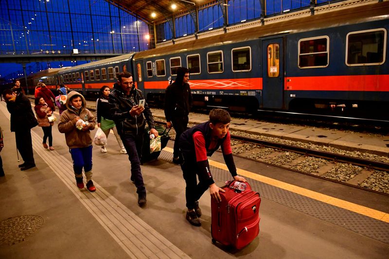 EU says 400,000 refugees from Ukraine so far, millions expected