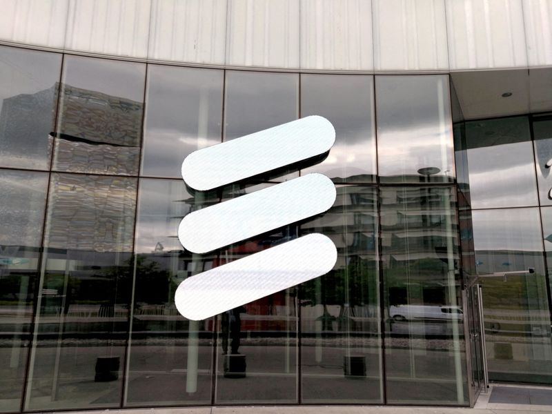 Ericsson shares fall 7% on Iraq corruption probe