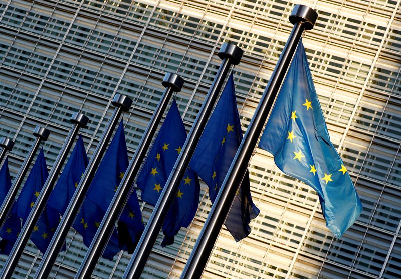 Euro zone Q4 growth confirmed, Dec trade in deficit